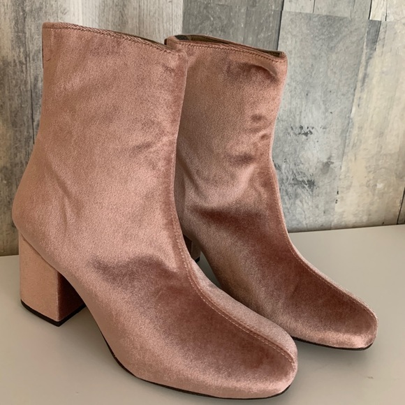 Free People Velvet Cecile Bootie Rose Ankle Boots - Picture 2 of 11